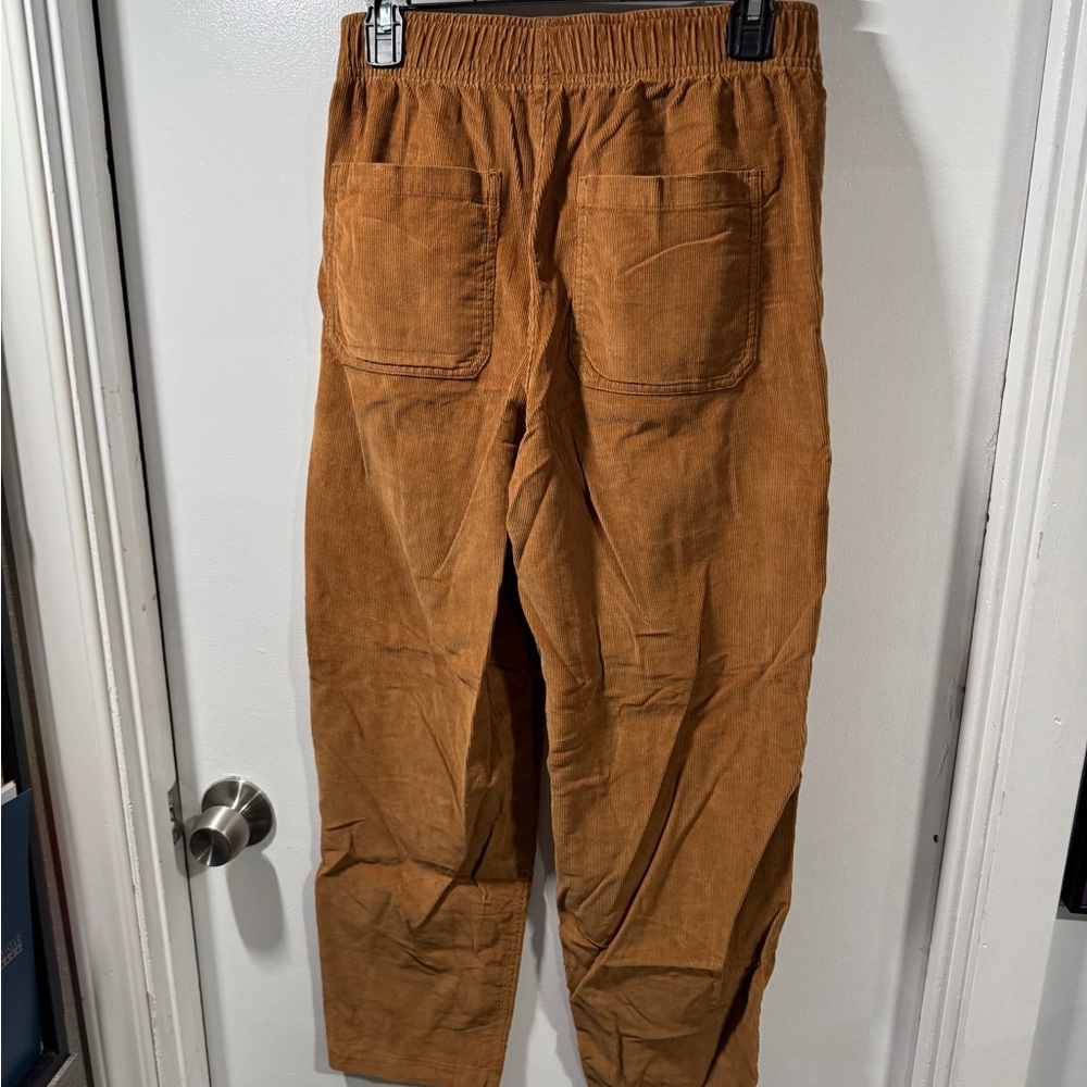 Old Navy Tan Cropped utility cargo Pants - Picture 2 of 5